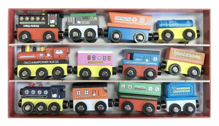 Деревянный поезд